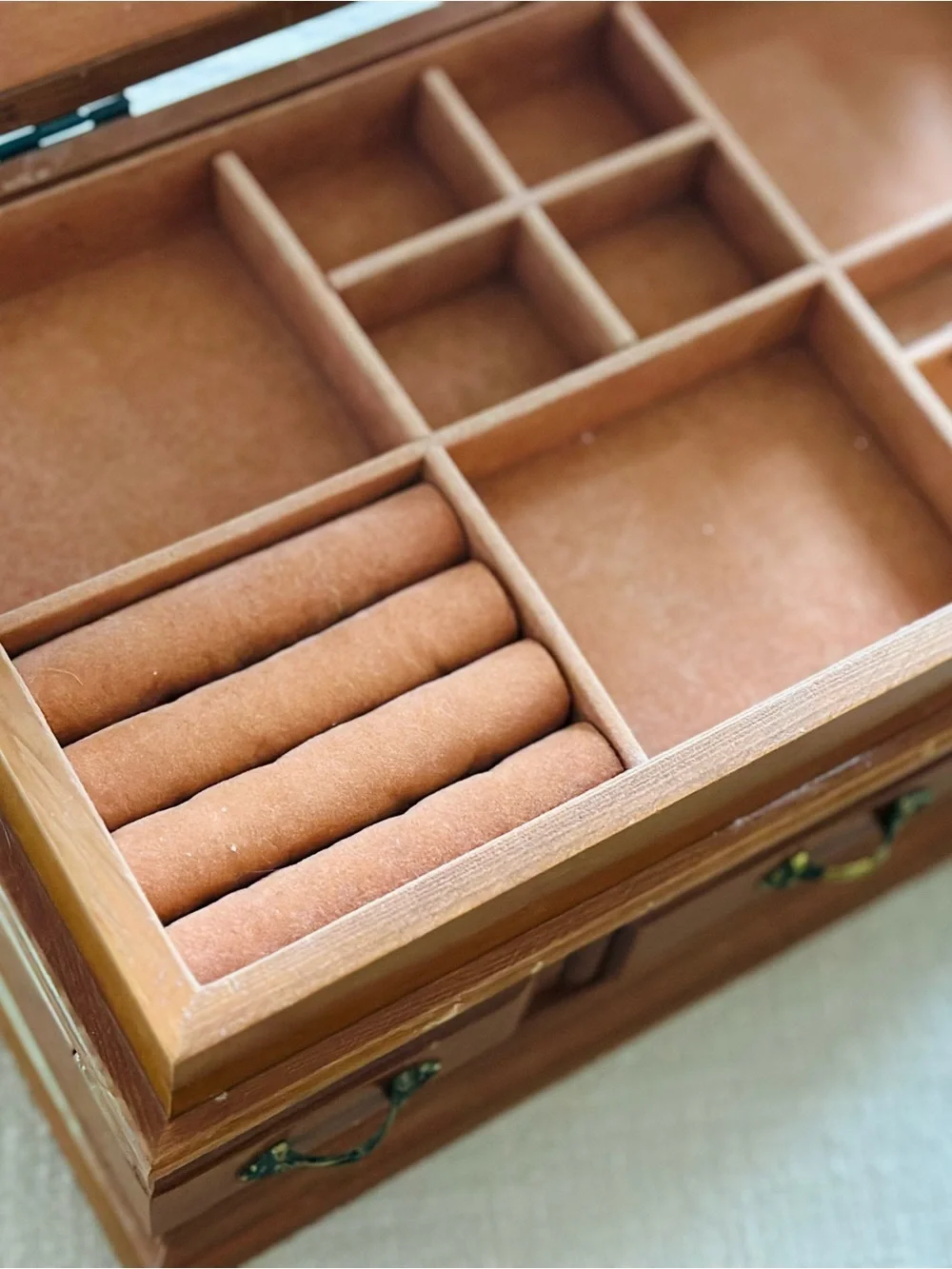 Vintage jewelry box with jewelry